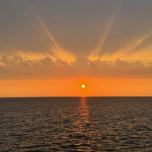 Sonnenaufgang Fähre